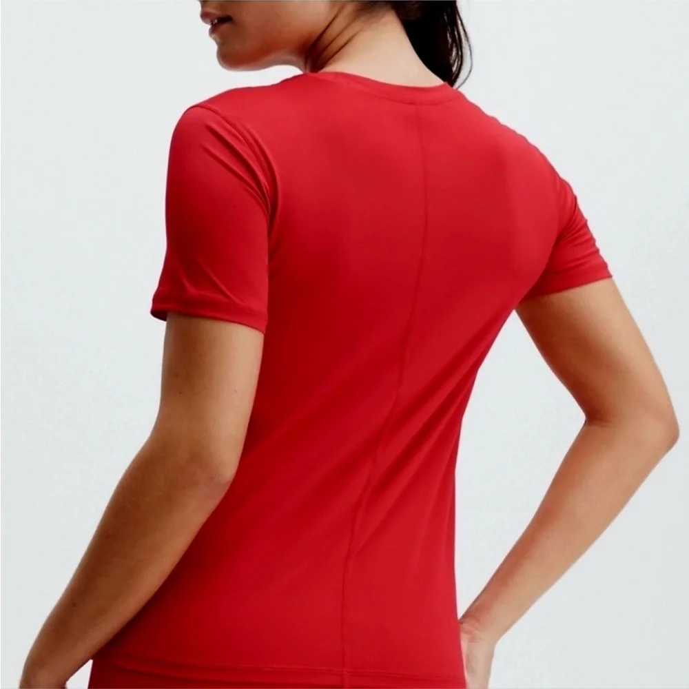 Fabletics Phoenix Lite Short Sleeve Top. Size Small. New With Tags.